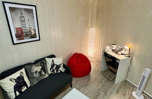Langenfeld Apartamento | Quiet & cozy double room + single bed in top location