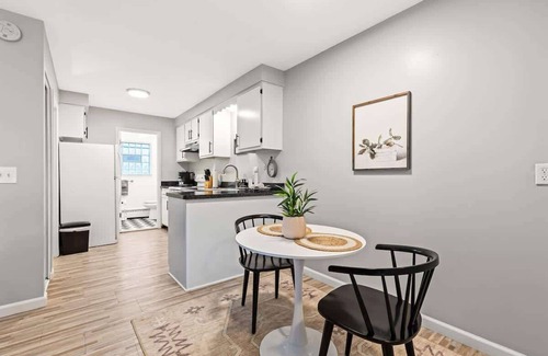Mount Clemens Apartamento | Quiet Cozy End Unit Near Mt. Clemens Downtown