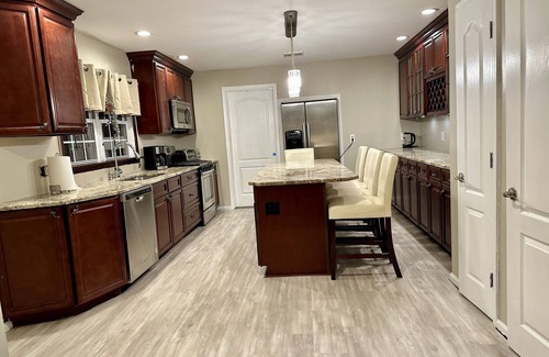 Jamesburg Casa | Quiet & cozy home, bring the whole family.