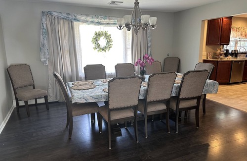 Jamesburg Casa | Quiet & cozy home, bring the whole family.