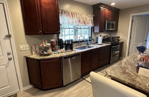 Jamesburg Casa | Quiet & cozy home, bring the whole family.