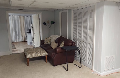 Woodstock Casa | Quiet Cozy in-law suite with kitchenette