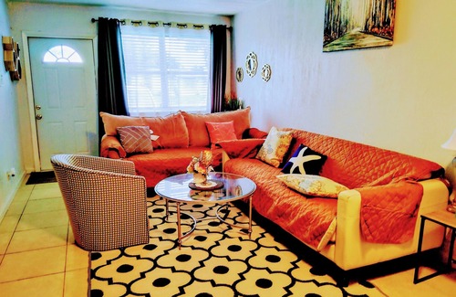 Riviera Beach Casa | Quiet Cozy One-Bedroom Retreat in the Heart of It All