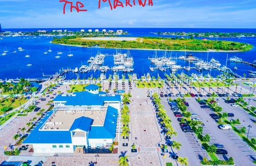 Riviera Beach Casa | Quiet Cozy One-Bedroom Retreat in the Heart of It All
