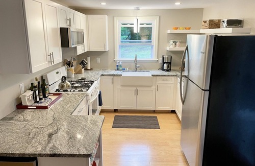 East Harwich Casa | Tranquilo Cul-de-Sac, Red River Beach y Rail Trail Minutos de distancia