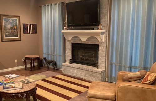 Durant Casa | Quiet Cul De Sac Home near Casino and College