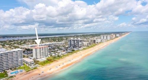 Seawinds Condo Apartamento | Quiet direct oceanfront 2 bed 2 bath condo w/pool