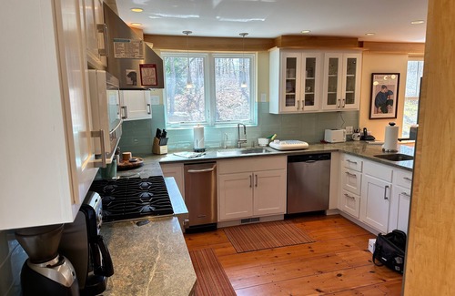 Edgartown Casa | Quiet Edgartown vacation home - 10 minutes from door to beach chair!