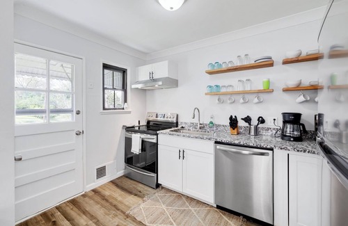 St. Louis Casa | Quiet Escape, Ideal 4 Longer Stays, Fast WiFi