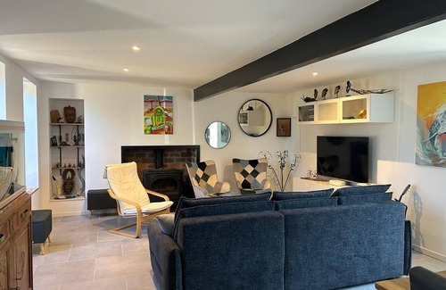 Louroux-de-Bouble Casa | Quiet family home with large garden