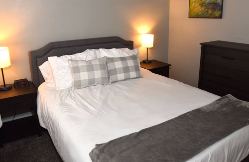 Burlington Casa | Quiet Family-Friendly 2 bedroom One Bathroom
