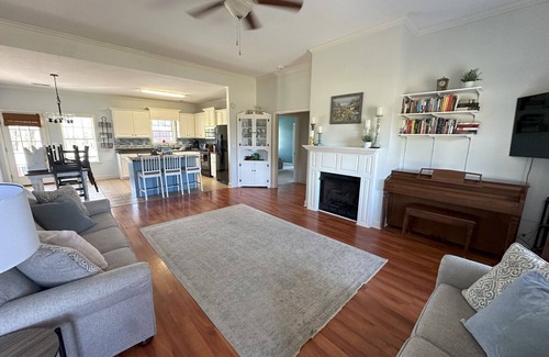 Oxford Casa | Quiet Family & Pet Friendly Home