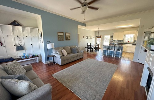 Oxford Casa | Quiet Family & Pet Friendly Home