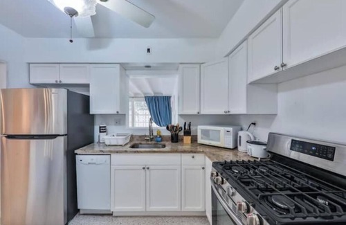 Lauderdale Isles Casa | Quiet family vacation, minutes from Airport