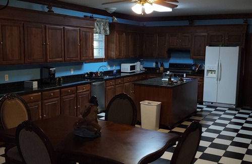Irmo Otro | Quiet Farm house 10 mins from lake Murray.