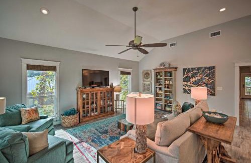 Dauphin Island Casa | Quiet Fishermans House with Hot Tub and Tropical Bar!