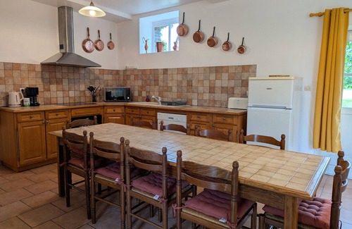 Ouzouer-sur-Trezee Cabaña | Casa tranquila en bosque, cerca de Gien, 3 habitaciones y 2 baños