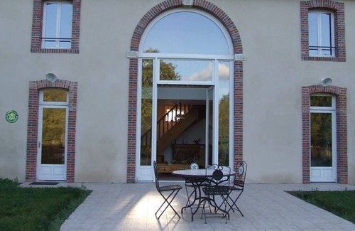 Ouzouer-sur-Trezee Cabaña | Casa tranquila en bosque, cerca de Gien, 3 habitaciones y 2 baños