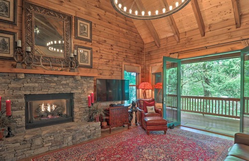 Glenville Casa | Quiet Forest Hideaway w/ Deck & Near Hiking!