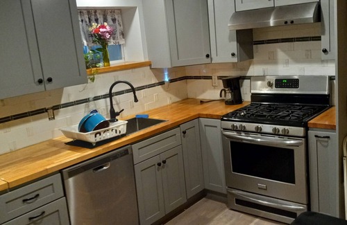 South Philadelphia Casa | Quiet Garden House off Washington
