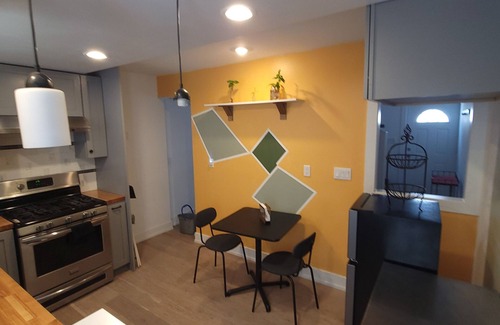 South Philadelphia Casa | Quiet Garden House off Washington