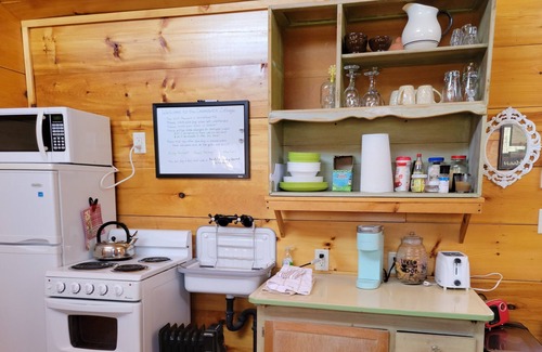 Wilder Cabaña | Quiet Get-a-Way Cottage at The Retriever Retreat