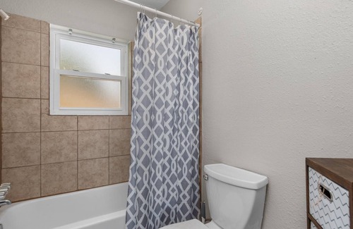 Pasadena Casa | Quiet get away close to restaurants and shopping