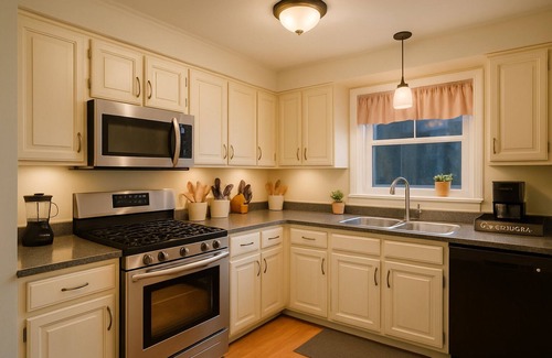 Dover Casa | Quiet Getaway with pool and full of amenity backyard!