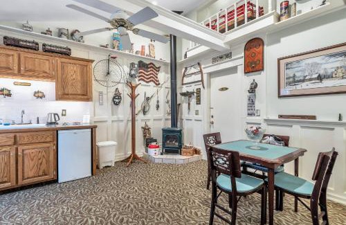 Clarks Summit Casa | Quiet Getaway with Queen Bed & Wi-Fi