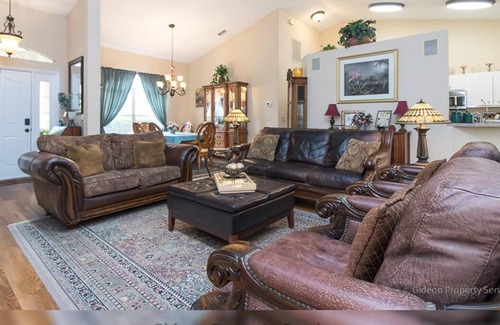 Candler Cabina | Quiet Golfview Cottage 2124 sqft of English Charm