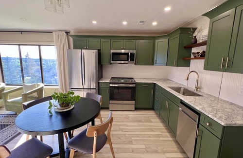Acme Condominio | Quiet Grand Traverse Resort Condo I Great views, Full kitchen and Washer/Dryer