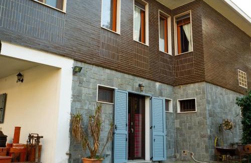 Trezzano sul Naviglio Casa | Quiet groundfloor garden apartment close to Milan - SMART WORKING, RELAX, BARBECUE, NETFLIX