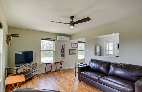 Hico Casa | Quiet Hico Home - Walk to Downtown!