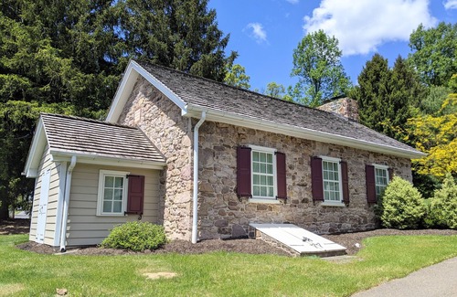 Martindale Cabaña | Quiet, Historic Church, Lancaster County, PA