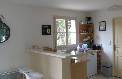 Rogny-les-Sept-Ecluses Casa | Quiet house, wooded garden, Briare canal 1km, Guédelon 35 min, bicycles.