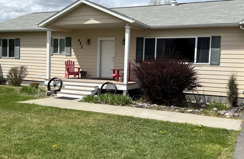 Evergreen Casa | Quiet Home, Great neighborhood - Convenient for visiting Glacier Park/Ski Resort