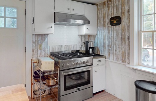 Mount Desert Cabaña | Quiet home with great yard & firepit - minutes to Long Pond & Acadia