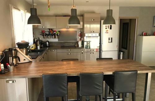 Orbeil Casa | Quiet house and garden for 5 near the volcanoes
