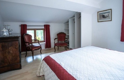 Fleurie Casa | Quiet house, garden swimming pool and sleeps 6