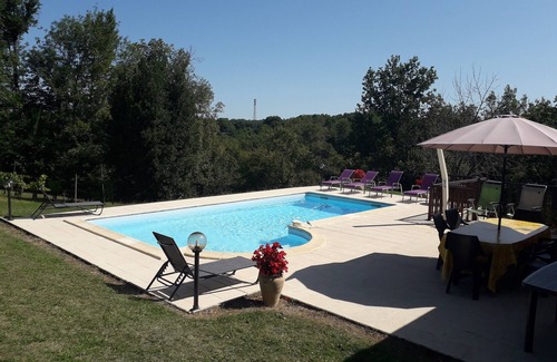 Mauroux Casa | CASA DE CAMPO DE CLASE 3 CON PISCINA PRIVADA Y TERRENO DE 5000 M2