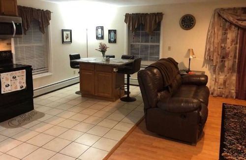 Londonderry Casa | Casa tranquila a minutos del aeropuerto y la autopista 93