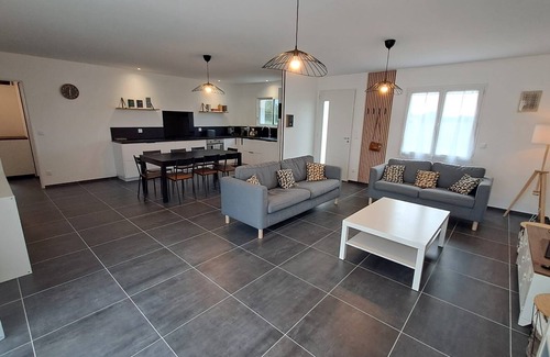 Salles-en-Toulon Casa | Quiet house near Vienne