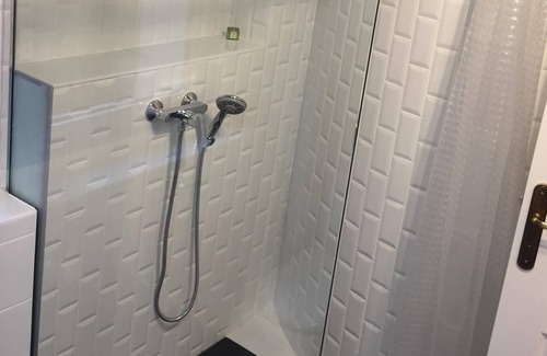 Lans-en-Vercors Casa | Casa tranquila, soleada, cerca del pueblo, capacidad para 4 personas, 180m2, grandes volúmenes