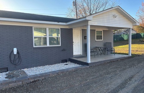 Lincolnton Casa | Quiet in Town Living - Nintendo - EV Charger - Spacious Vehicle Parking.