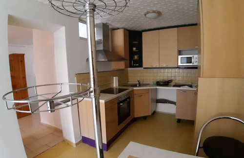 Rudolfsheim-Funfhaus Casa | Quiet, inexpensive apartment near Schönbrunn, green, close to the city, U3/U4, kitchen, terrace, new building