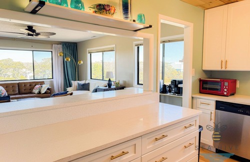 Caswell Beach Condominio | Quiet Island Getaway for 8