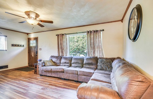 Jefferson City Casa | Quiet Jefferson City Retreat - Walk to McKay Park!