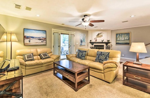 Willis Casa | Quiet Lake Conroe Townhome with Water-View Deck