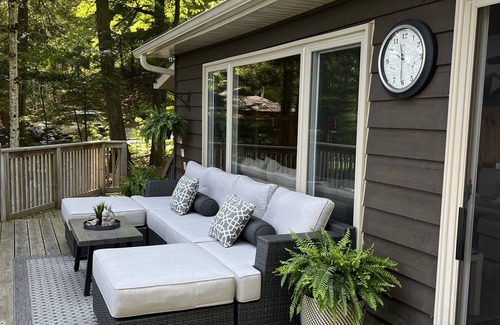 Irondale Cabaña | Quiet Lakefront Cottage, perfect for Families. Hot Tub, No Jet Ski lake.