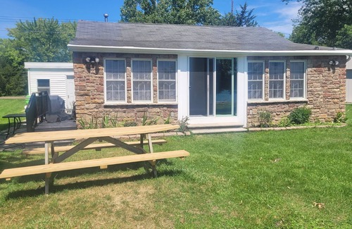 Brighton Casa | Quiet lakefront home on Ore Lake, 25 minutes to the Big House, Michigan Stadium